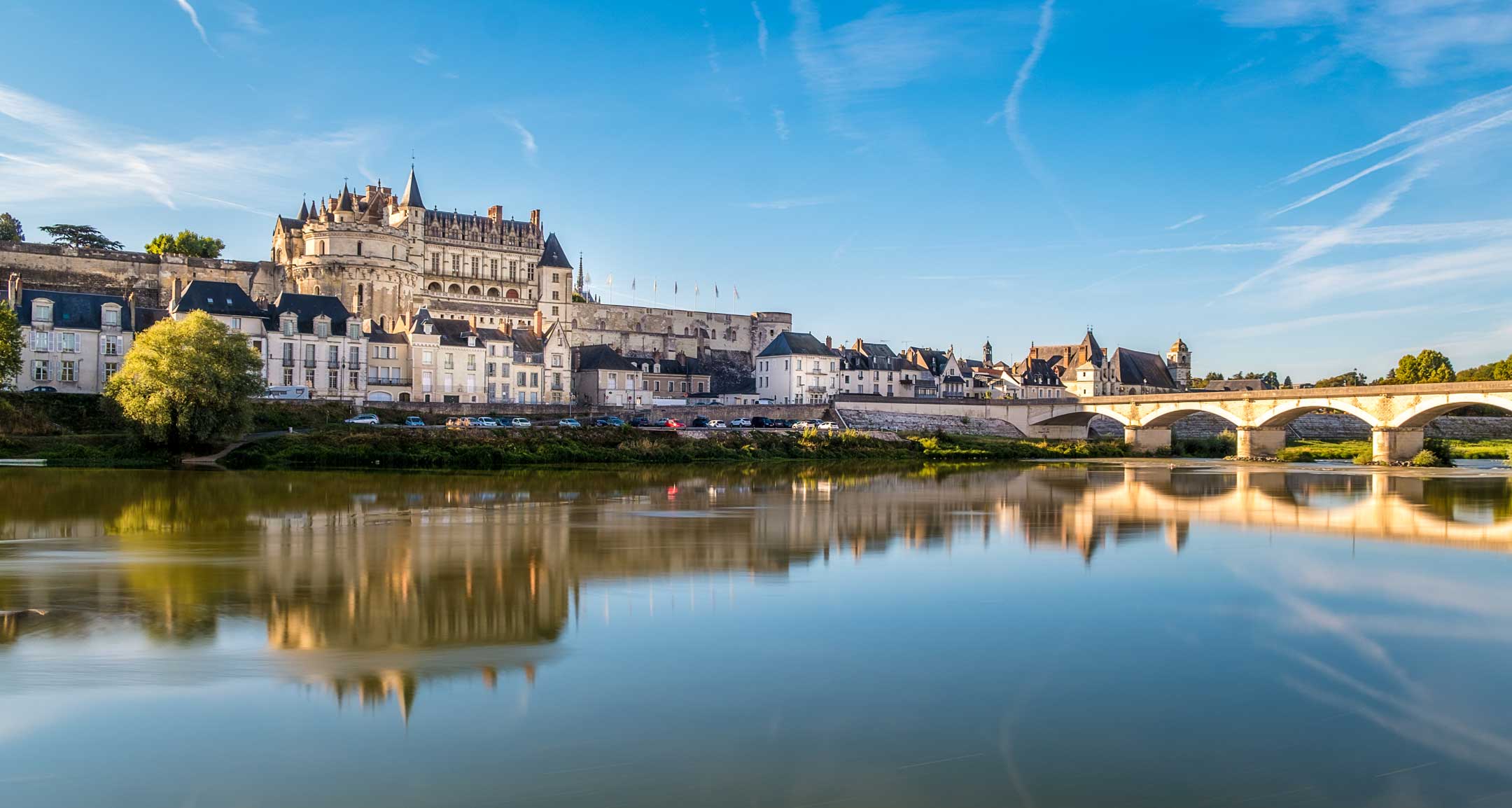 Partons à la découverte du Val de Loire en voiture de collection