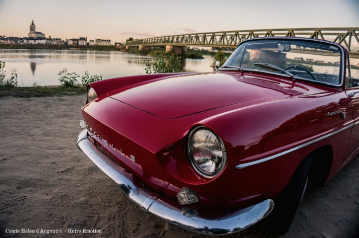 Voiture vintage renault Caravelle