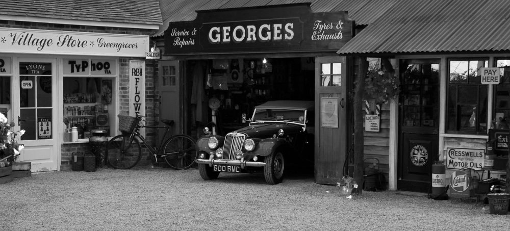 Voiture vintage noir et blanc