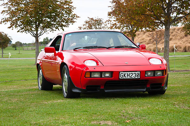 Porsche 928