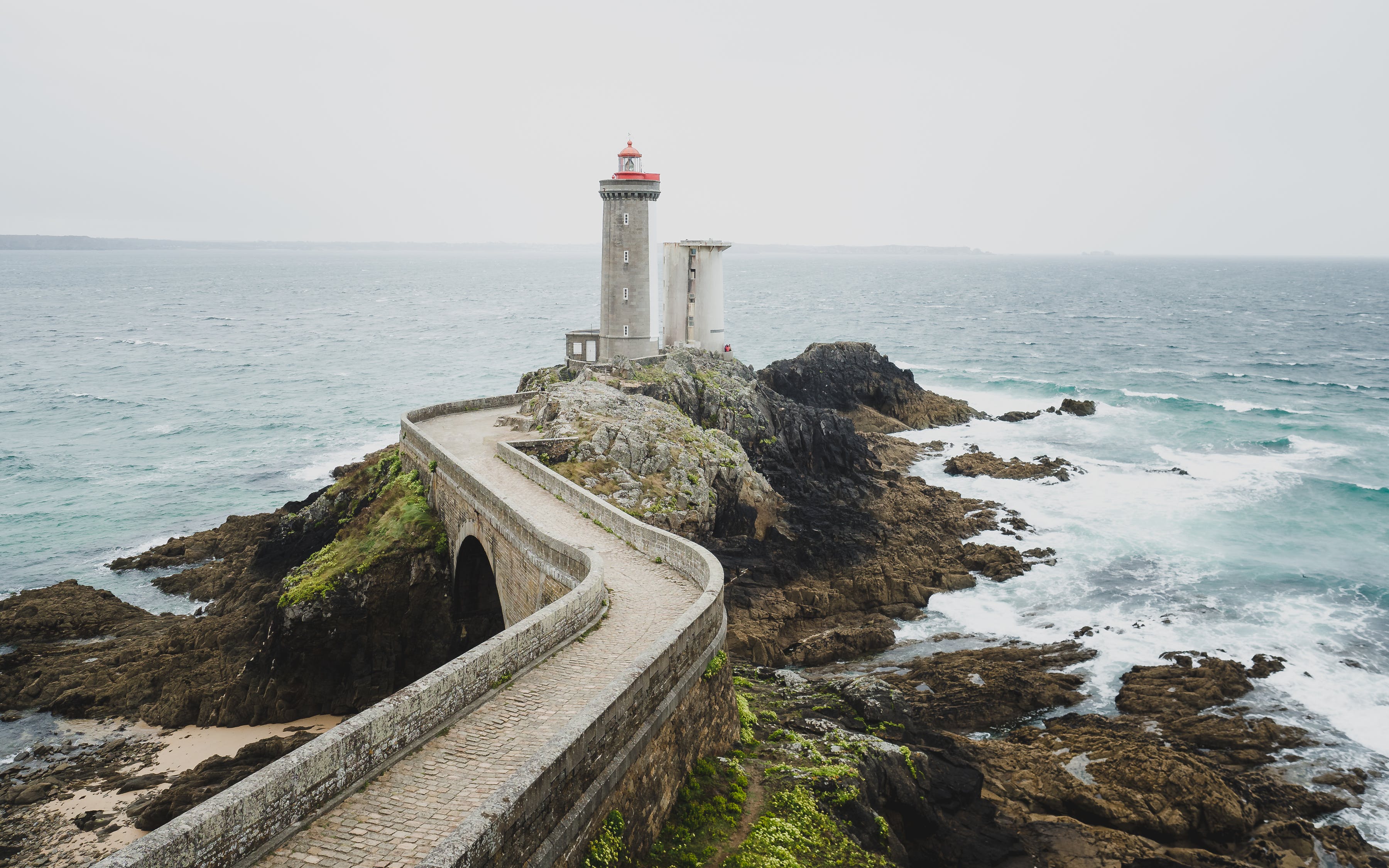 Une balade historique en ancienne le long de la manche