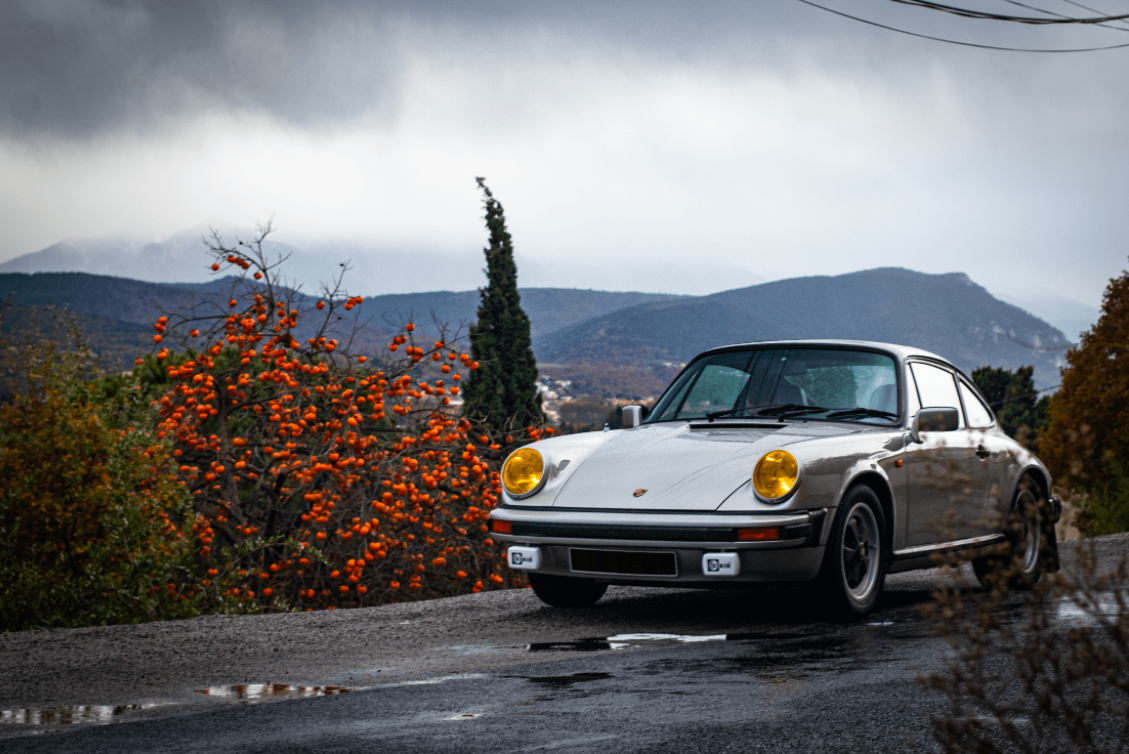 Photo bielle et pistons d'une porsche 911