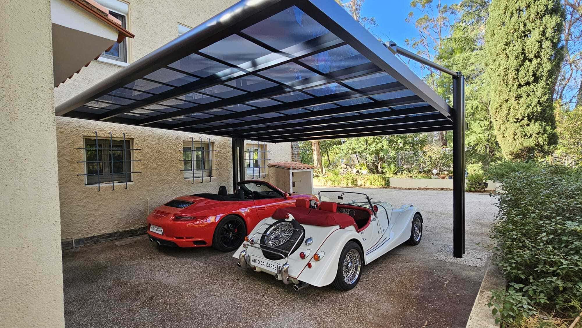 Quelle est la meilleure solution entre un carport et un garage pour protéger une voiture de collection ?